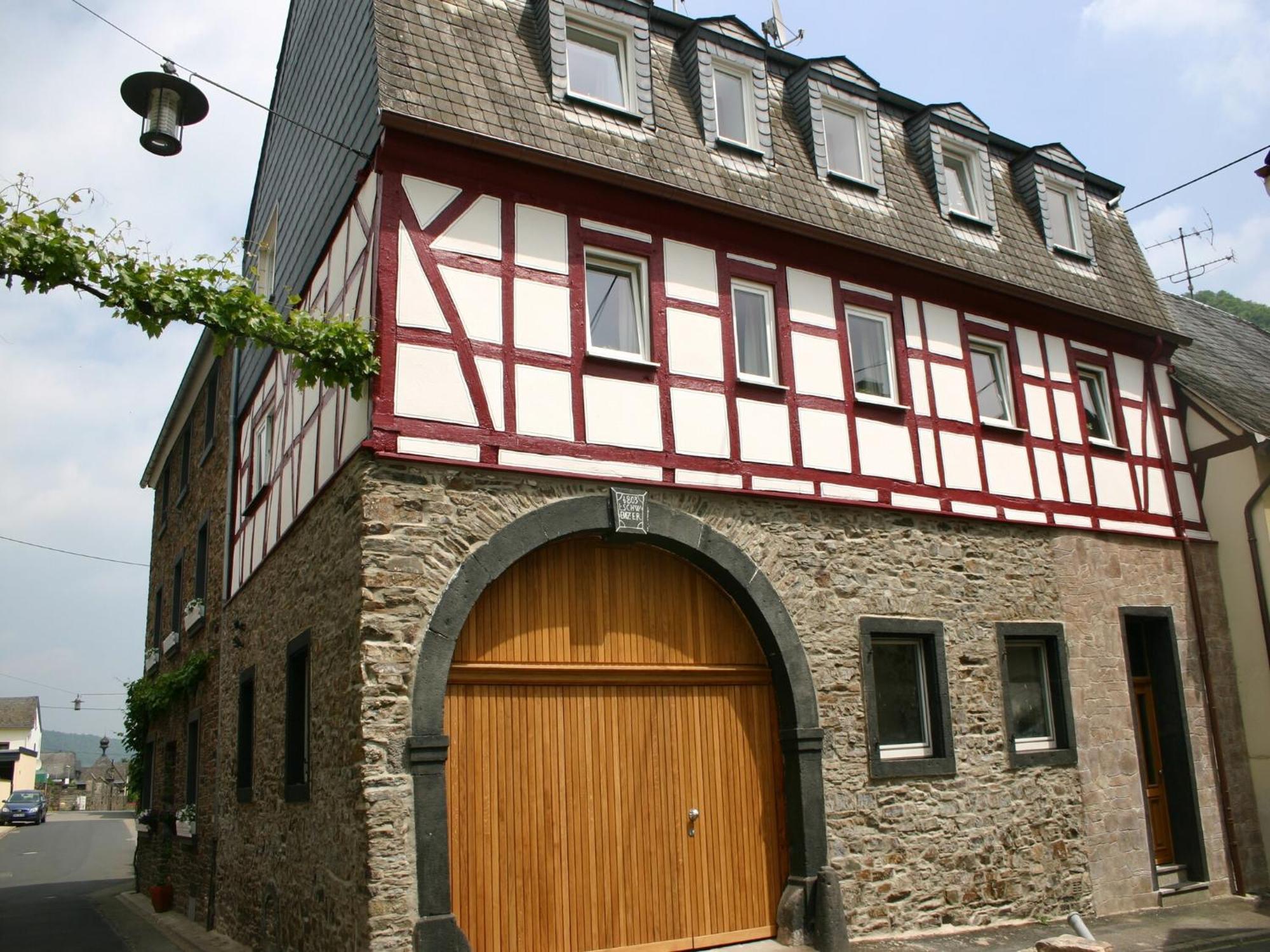 A Modern Holiday Home By The River Mosel Moselkern Eksteriør bilde